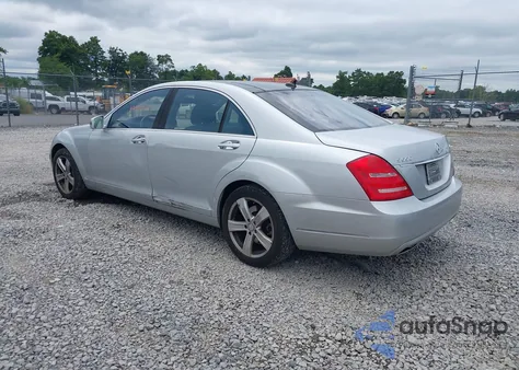 2011 Mercedes-Benz S 550 4Matic z USA, uszkodzony, nr VIN WDDNG8GB3BA390098